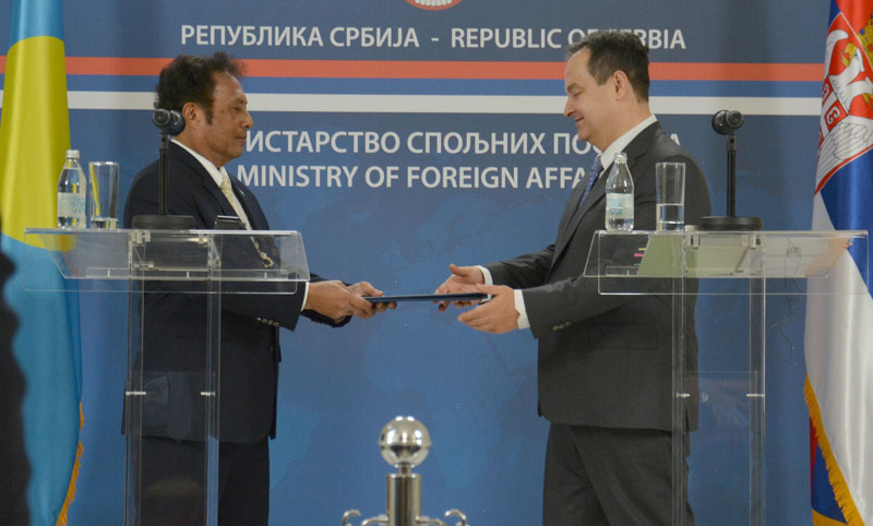 Палау суспендовао одлуку о признавању Косова; Вучић захвалио председнику Томасу Ременгесоу 