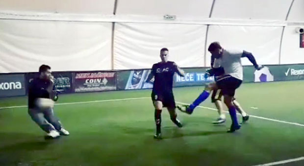 ШПИЈУНКА: Голови ван воде