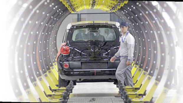 ТЕНДЕНЦИЈА ОПОРАВКА ТРГОВИНЕ НОВИМ ВОЗИЛИМА: Продаја кола у петој брзини