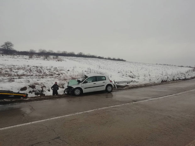 Настрадао возач реноа