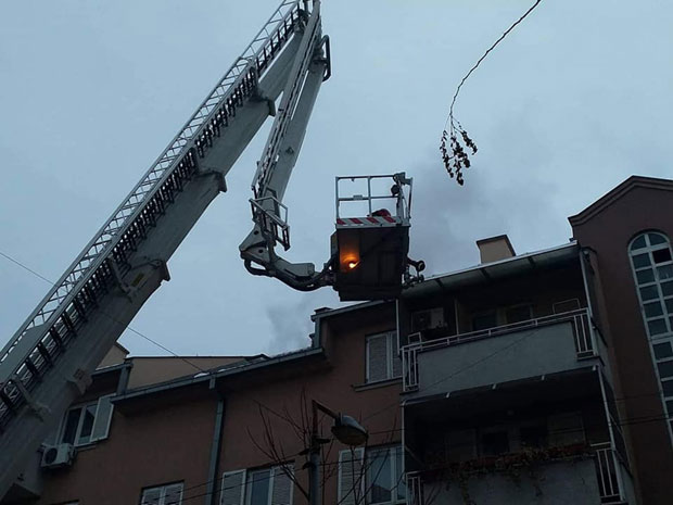 Ниш: Мајка изгорела, син критично