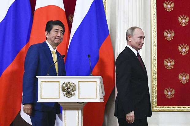 ПУТИН И АБЕ БЕЗ ДОГОВОРА: Kурили још на чекању
