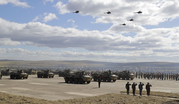 АФРИКА ЗАИНТЕРЕСОВАНА ЗА ХЕЛИКОПТЕРЕ, ТРАНСПОРТЕРЕ: Руско оружје улази на велика врата на црни континет