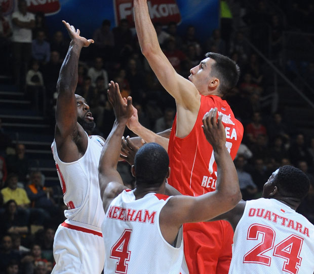 ДА НЕ ЗАВИСИМО ОД ДРУГИХ: Звезди потребна победа против Валенсије