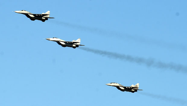 Српски пилоти открили снимке из кокпита: Овако смо чували Путина (ВИДЕО)