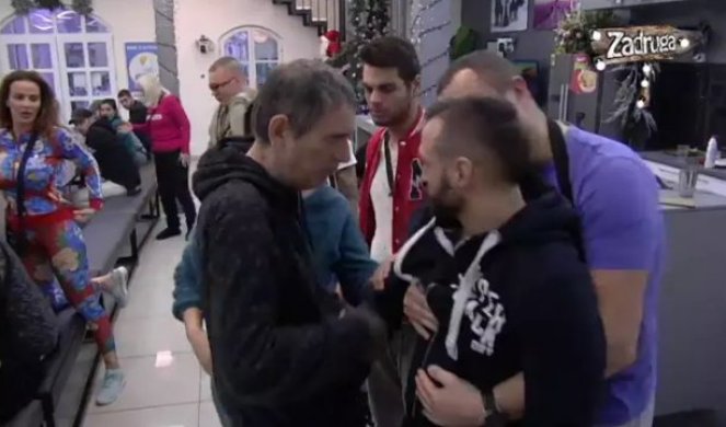 ЖЕСТОКЕ ПРЕТЊЕ У ЗАДРУЗИ: ША потпуно изнервиран поручио Томи: Пребићу те са задовољством (ВИДЕО)