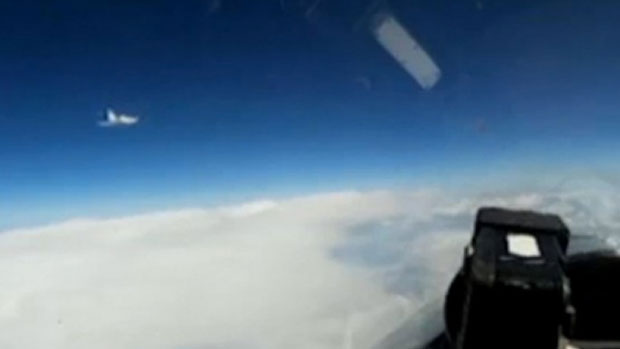 ПОГЛЕДАЈТЕ: Швеђани покушали да шпијунирају Русе, Су-27 отерао уљеза (ВИДЕО)