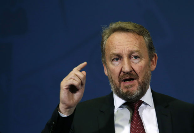 ИЗЕТБЕГОВИЋ НАСТАВЉА ДА ПРОВОЦИРА: Република Српска на енглеском не значи ништа; Тамо су Бошњаци и Хрвати грађани петог реда