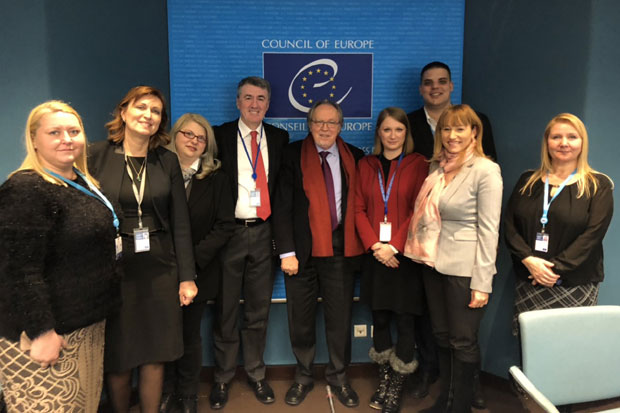 ДИК МАРТИ ПРЕДСТАВИО НОВУ КЊИГУ: Предуго се чекало на осуду злочина