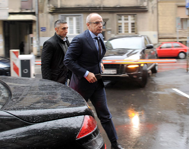 Судија иде у пензију, а процес из почетка