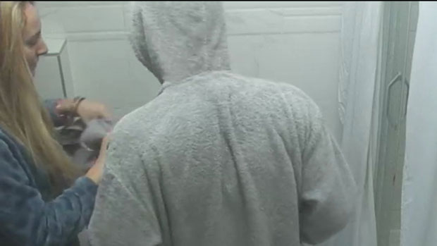 УЗДАСИ У ТУШ КАБИНИ: Луна и Марко се у ситне сате препустили страстима