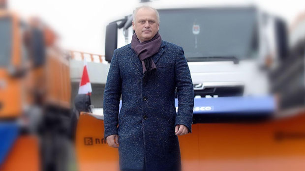 Весић: Да ли се Ђилас сећа скоро 3.000 поломљених лопата?