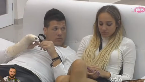 СЛОБА ЈОЈ ЈЕ И ДАЉЕ У МИСЛИМА: Луна запевала Радановићеву песму и то у Марковом присуству, погледајте његову реакцију! (ВИДЕО)