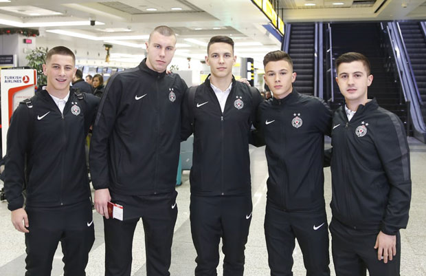 УЗДАЈУ СЕ У ФАБРИКУ: Партизан отпутовао на припреме у Турску (ФОТО/ВИДЕО)