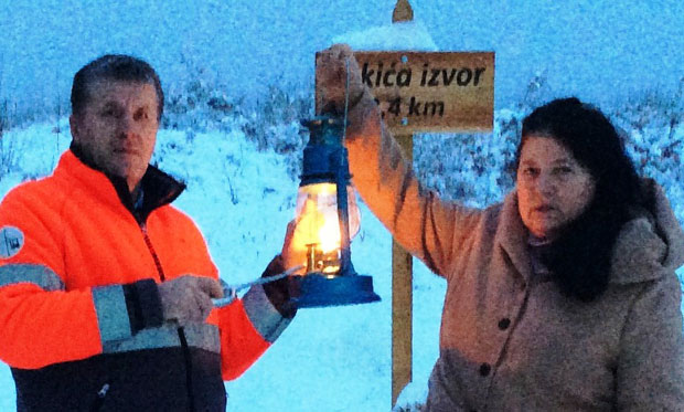 МОДРИЧА: Само фењером се може наћи човек