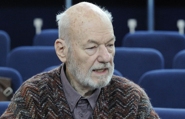 Макавејев је цимнуо свет око нас