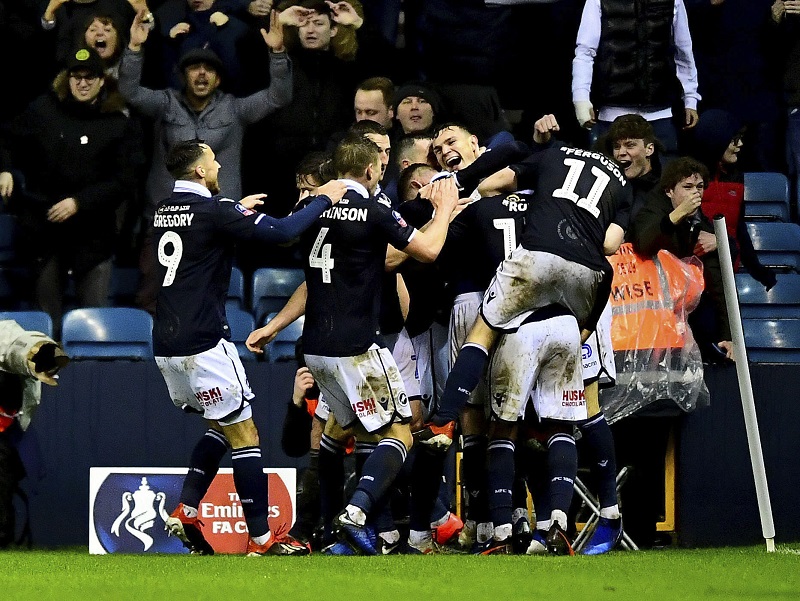 ХАОС У ФА КУПУ: Туча навијача, па победа Милвола против Евертона