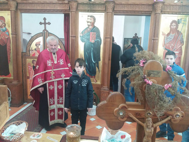 ОБЕЛЕЖАВАЊЕ ДАНА СВЕТОГ САВЕ: Песме од срца деца певала као славуји (ФОТО)