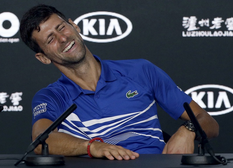 НОЛЕ ЈЕ НАПРАВИО ШОУ НА КОНФЕРЕНЦИЈИ: Новинари падали од смеха (ВИДЕО)