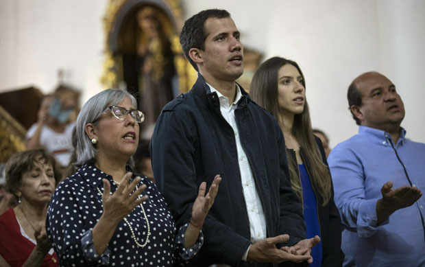 Гуаидо поново позвао војнике да напусте Мадура