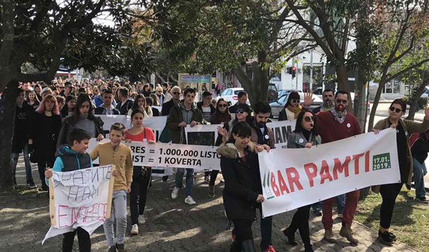 Протест у Бару због локације вртића (ФОТО)