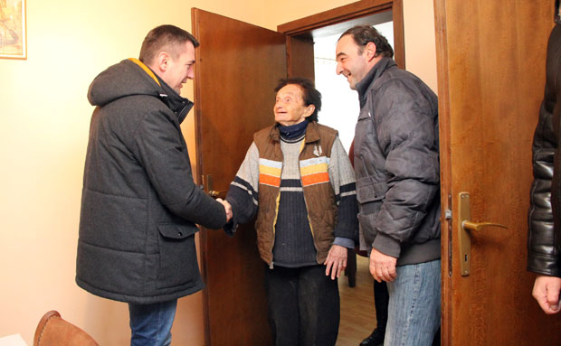 УПРКОС СНЕГУ: Хуманост јача од невремена
