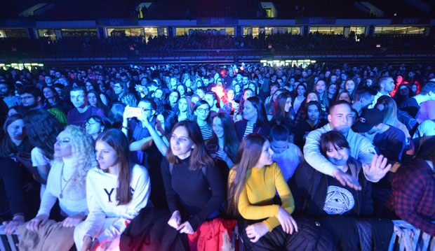 Спенс: Концертни низ за ђуску до раних јутарњих сати