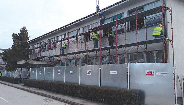 Лозница: Држава лечи Општу болницу