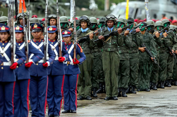КРИЗА У ВЕНЕЦУЕЛИ: Битка Мадура и Гваида за подршку војске