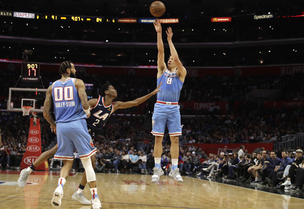 НБА: Богдановић није могао сам против Клиперса, Боби остао на клупи у српском дербију