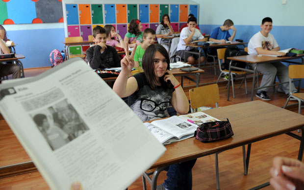 ПИТАЊЕ ДРУГОГ СТРАНОГ ЈЕЗИКА: Уместо оцена, на првом полугодишту добар, задовољава и истиче се