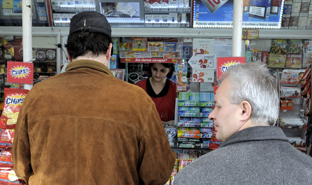 Повећање акциза: Цигарете скупље, нафти мере цену