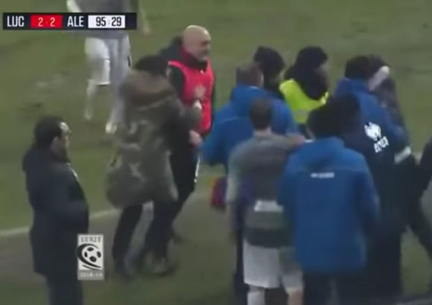 ПЕТ МЕСЕЦИ СУСПЕНЗИЈЕ ЗА ИТАЛИЈАНСКОГ ТРЕНЕРА: Главом ударио помоћника противничког тима, играчу рекао да сломи ноге ривалу