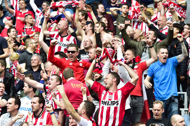 ШПАНСКО ТУЖИЛАШТВО ЗАХТЕВА ЖЕСТОКЕ КАЗНЕ: Навијачи ПСВ понижавали просјакиње у Мадриду, чека их затвор?