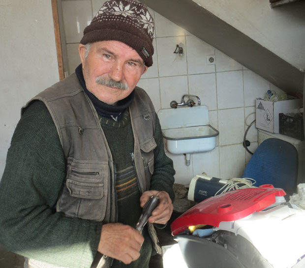 НАЈСТАРИЈИ ЕЛЕКТРИЧАР ПОМОРАВЉА: Муја струјар сваки квар уме да среди