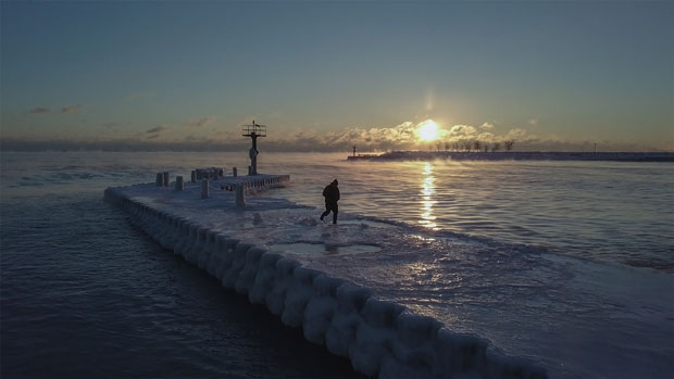 ПРВЕ ЖРТВЕ ЛЕДЕНОГ ТАЛАСА У АМЕРИЦИ: Најмање пет особа умрло од хладноће, 55 милиона људи у САД очекују темпераутре од -53 степена (ВИДЕО)