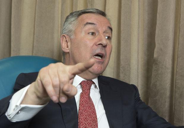 АФЕРА “АТЛАС”: Мило затворио картицу док Кнежевић спрема ТВ бомбу