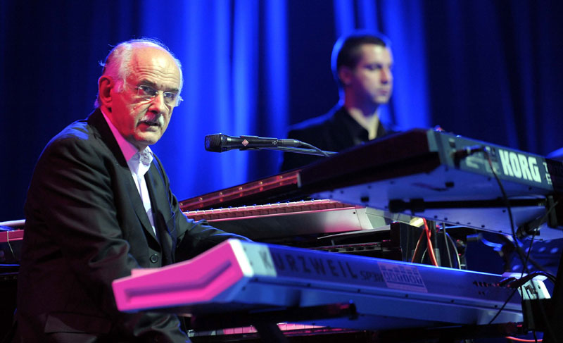 Цукић, Гале и Свилар уз Корни групу