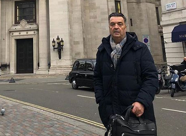 “ВРАТИ МИ СВИХ 250 МИЛИОНА“: Душко Кнежевић поново на Инстаграму прозвао Мила Ђукановића (ФОТО)