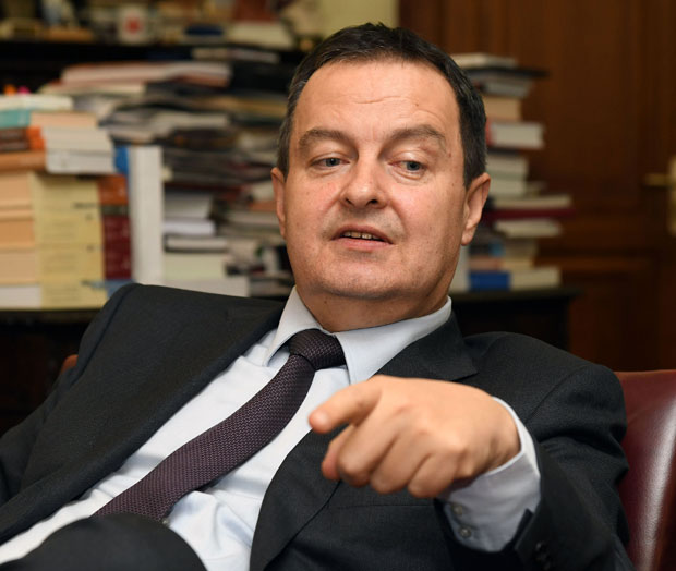 ДАЧИЋ ПОРУЧИО ЕВРОПСКОЈ УНИЈИ: Убедите их да укину таксе!