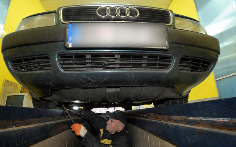 РЕГИСТРАЦИЈА ВОЗИЛА: Нико неће возаче враћати на шалтере