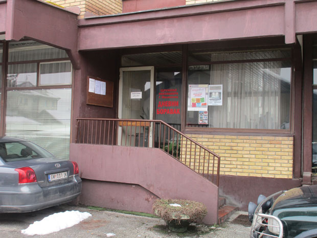 ПРОБЛЕМИ ПЕНЗИОНЕРА: Дневни боравак као ноћна мора