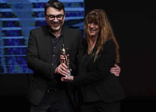 ПОЧЕО 47. ФЕСТ:  Овације за Милену Дравић и Макавејева; Београдски победник уручен Анити Манчић                                                                       