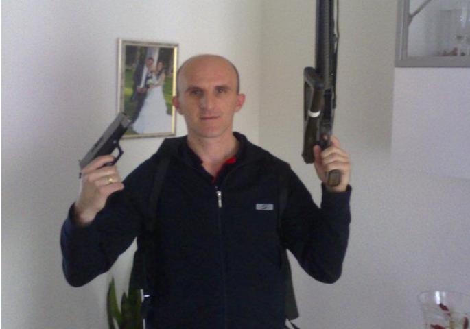 И ЊЕГА ЋЕМО НА БАНДЕРУ: Вучићевом сину преко Фејсбука претио вешањем