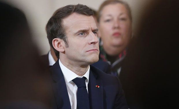  Макрон потајно припрема референдум због Жутих прслука?