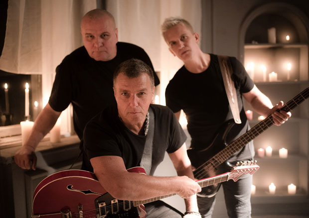 НОВИ АЛБУМ ВАН ГОГА: Жестоко Море без обала са стадионски певљивим рефренима