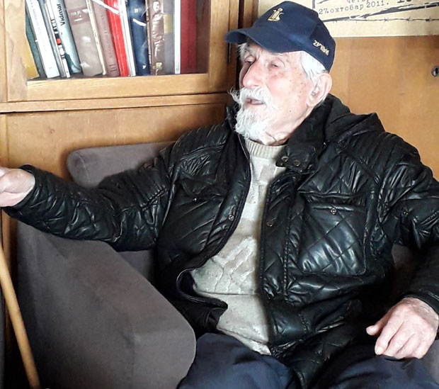 Крив зато што му је брат