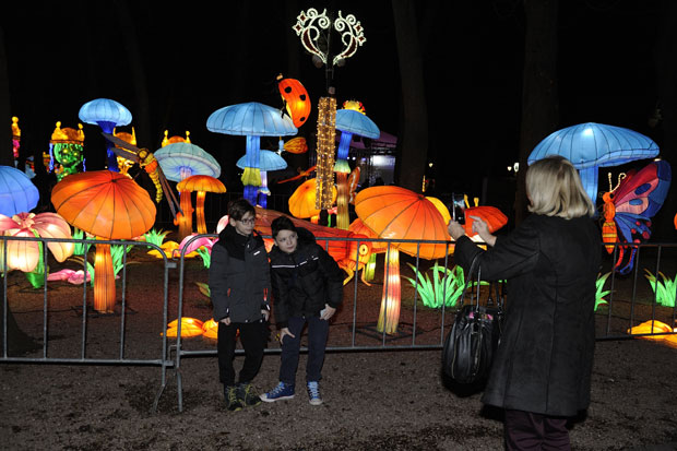 СПЕКТАКЛ НА КАЛЕМЕГДАНУ: Отворена изложба Кинески фестивал светла (ФОТО)