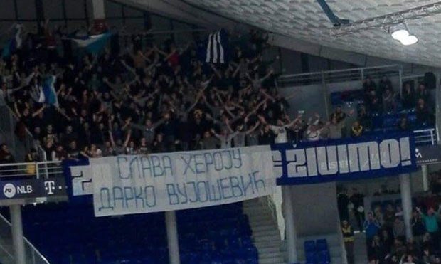 СЛАВА ХЕРОЈУ: Навијачи одали почаст младићу који је страдао спасавајући друге на Скадарском језеру (ФОТО)