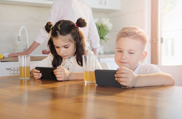 Бројни поремећаји у друштвеном животу деце због интернета